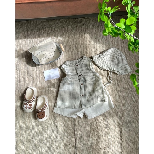 Áo + quần + nón có dây caro xám nhạt em bé trai &amp; gái