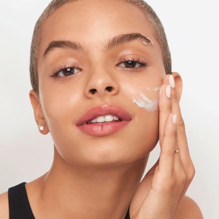 Kem dưỡng ngày Olay Regenerist 3 Zone LSF 30 chống lão hóa và săn chắc da