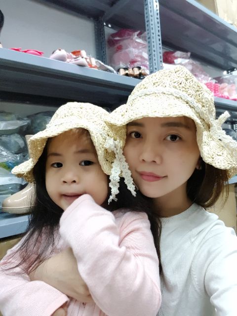 Mũ đi biển mẹ con