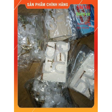 Móc nhựa đóng dây điện vào tường