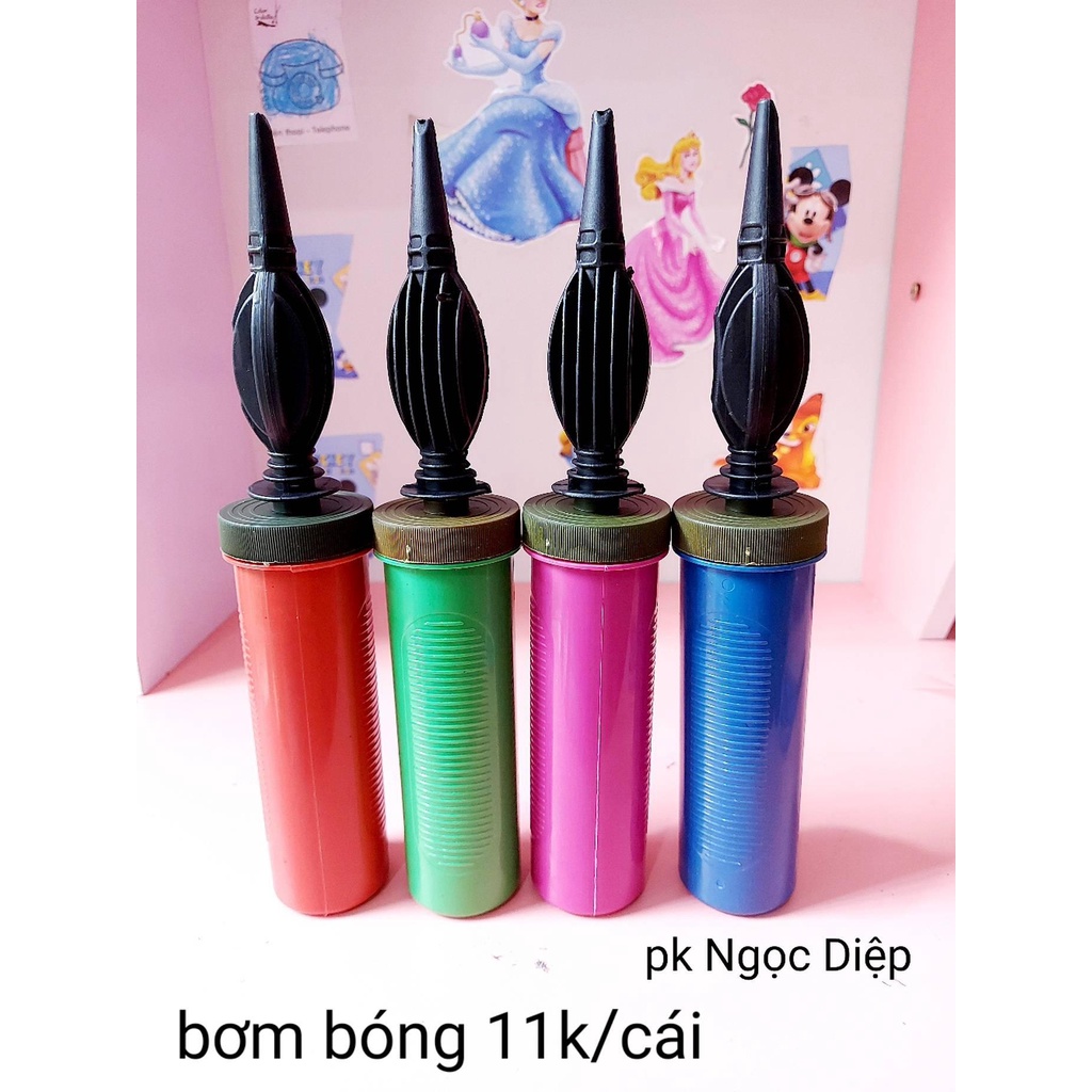 bơm bóng bay và bóng chữ