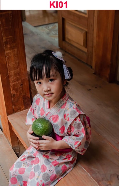 Kimono cách tân cho bé