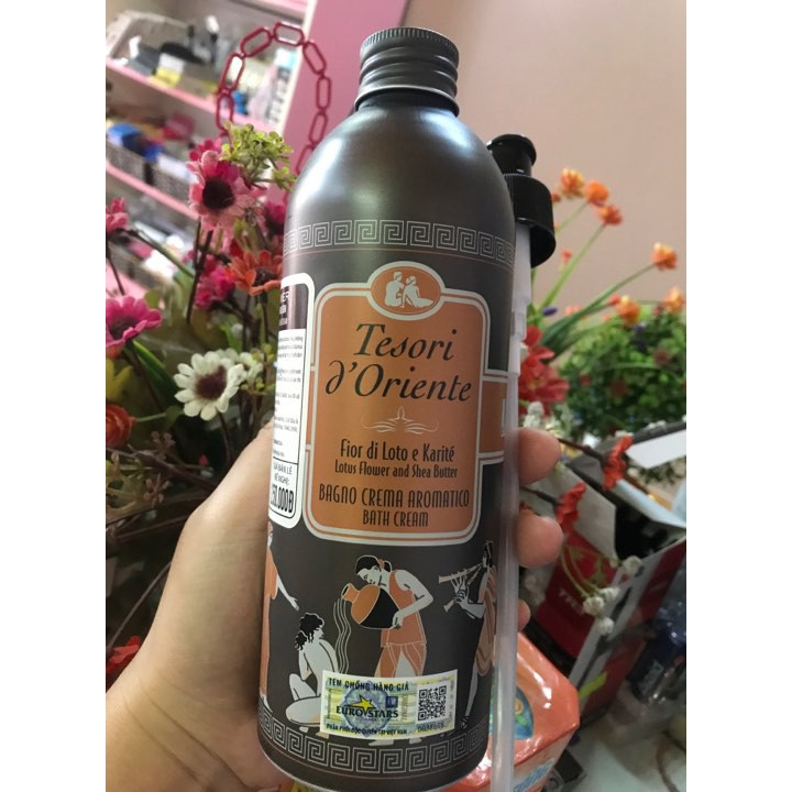 [sale] [giá rẻ] Sữa Tắm Nước Hoa Tesori Hoa Sen Dạng Vòi 500ml