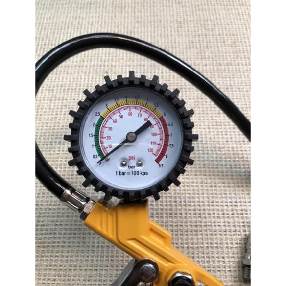 Súng bơm lốp xe ô tô, xe máy có đồng hồ kiểm tra áp suất hơi INGCO ATG0601