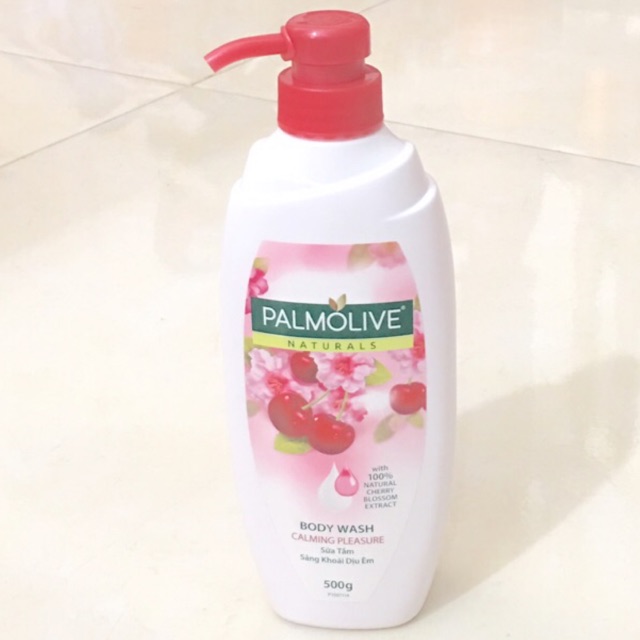 Sữa tắm Palmolive chiết xuất hoa anh đào và sữa 500g