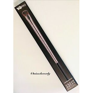 URBAN DECAY - Cọ tán phấn mắt E-210 UD PRO Moondust Brush Authentic 100%