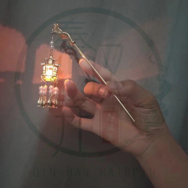 Trâm cài tóc kiểu Hán Phục cổ trang có núm tua phát sáng được