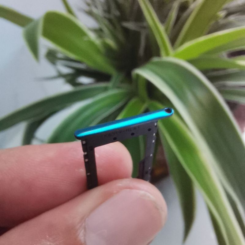 Khay sim Vsmart active 3