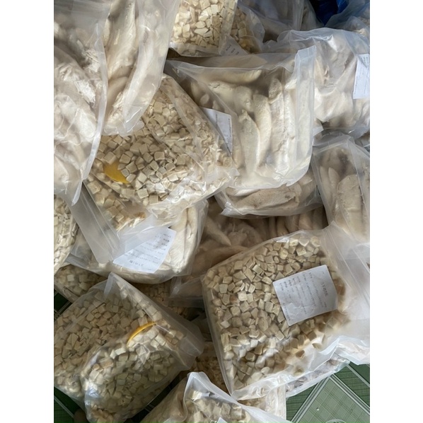 hộp thịt gà viên/ ức gà sấy khô thập cẩm 500gr dành cho chó mèo