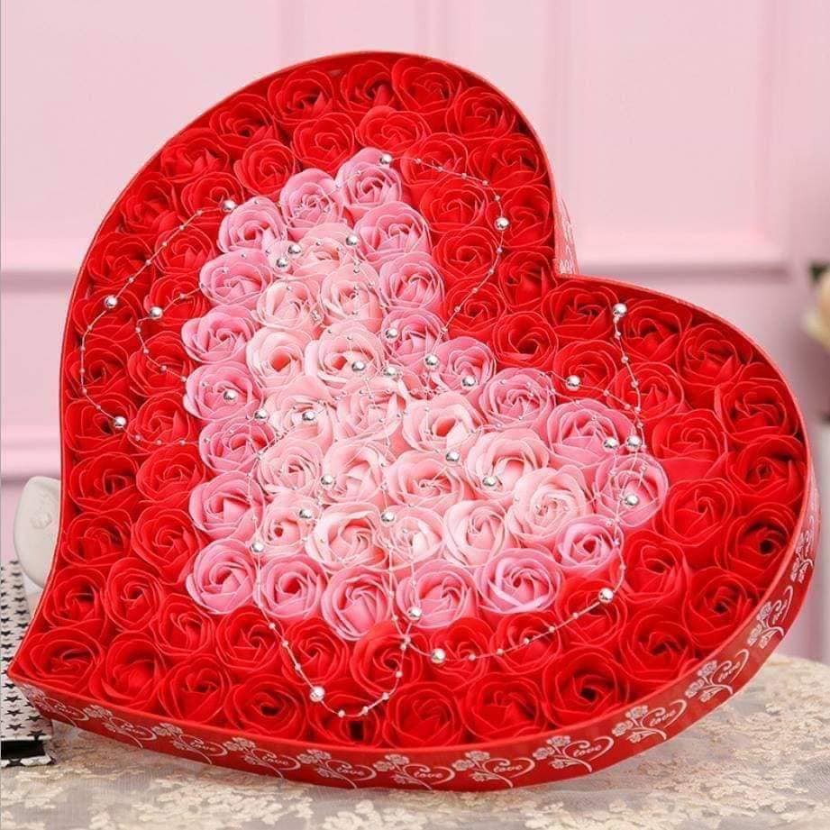 Hoa Hồng Sáp Hộp Trái Tim 99 Bông Tặng Kèm Thiệp