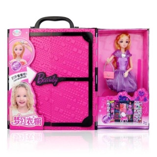 Siêu phẩm Bê Barbie kèm tủ quần áo
