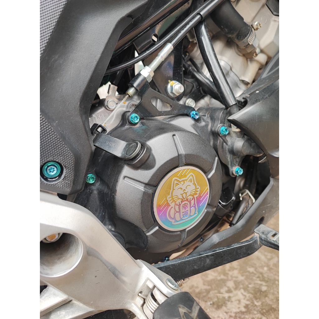 Tem Titan mèo thần tài gắn trang trí oto xe máy