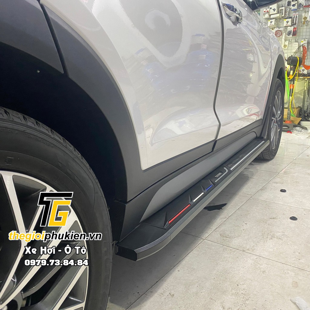 Hyundai Tucson 2016-2020 - Bệ lên xuống xe, bậc dẫm chân cho ô tô