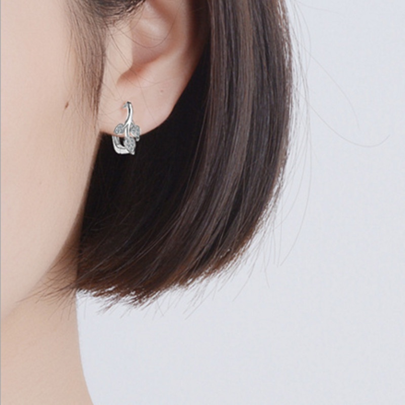 Silver Stud Earring Simple Sweet Crystal Leaf Design Earring for Women Fashion Lady Jewelry