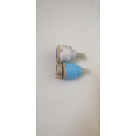 Óc sen vòi tắm gật gù nóng lạnh, lõi sen chân thấp, chân cao