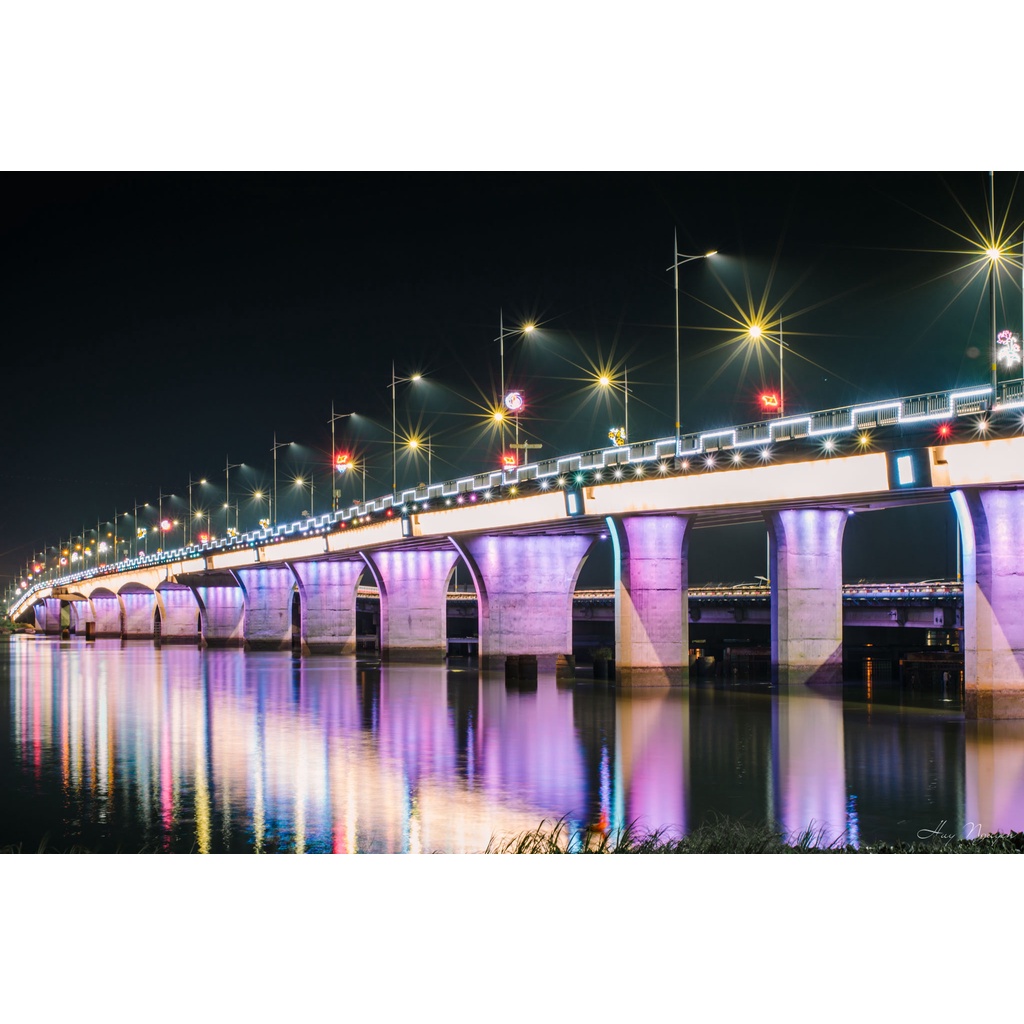 ỐNG KÍNH NIKON 80 200 F4.5 AI 87-98%  ĐÁY VUÔNG. HOẠT ĐỘNG TỐT MỌI CHỨC NĂNG.