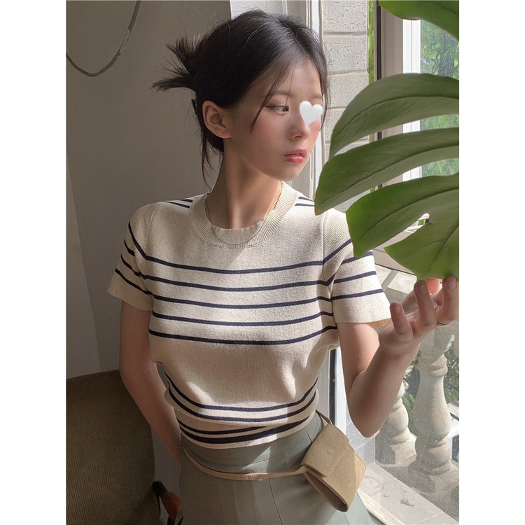 QADCOL Áo Croptop Tay Ngắn Hoạ Tiết Kẻ Sọc Thiết Kế Đơn Giản Hợp Thời Trang