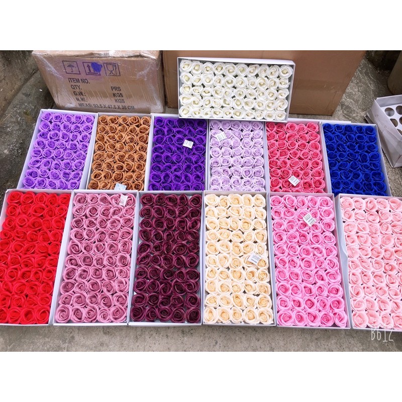 Hoa sáp 4 lớp - hộp 50 bông 1 màu