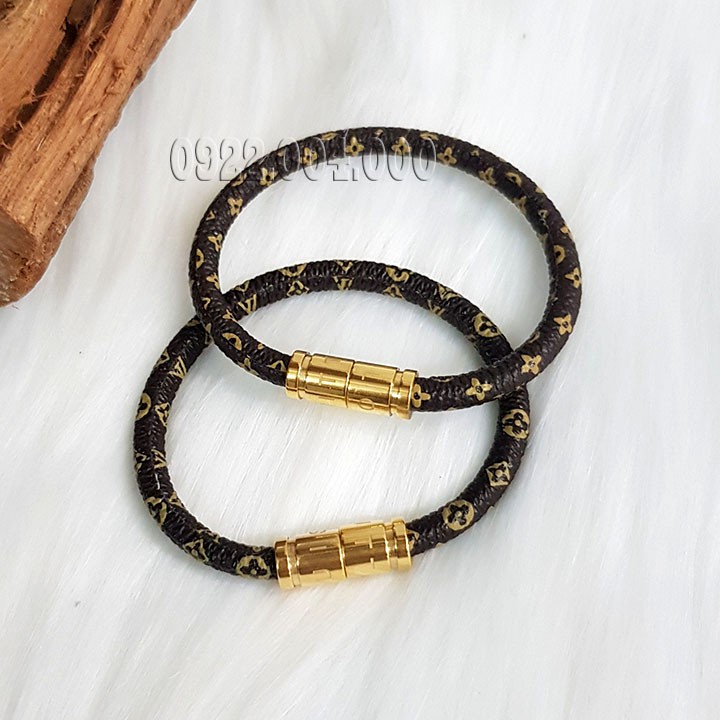 Vòng tay simili, vòng tay đầu khóa màu vàng khắc chữ VZ1634.