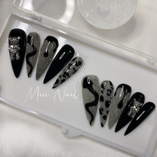 Nailbox thiết kế móng nhọn dài màu đen siêu cá tính