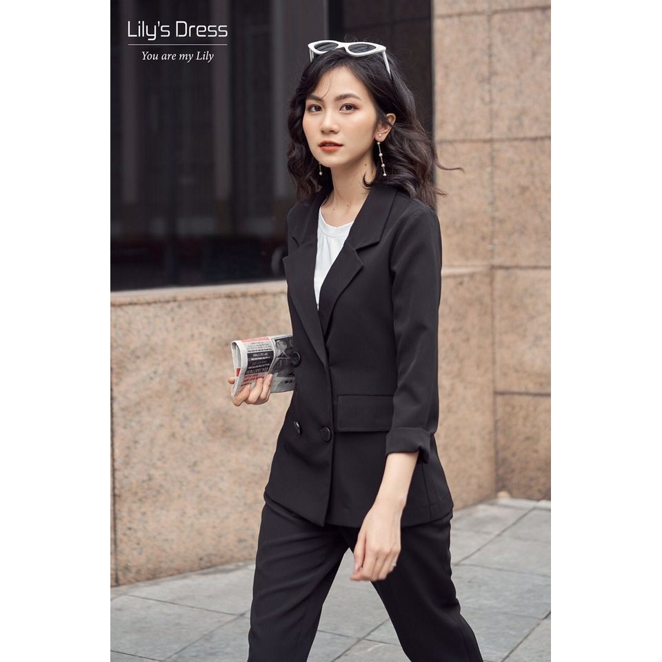 Set Blazer Đen 4 cúc dáng ngắn + quần âu by Lilie | BigBuy360 - bigbuy360.vn