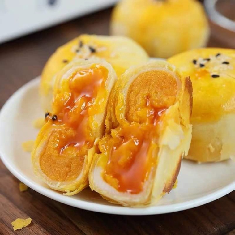 Thùng 2.5kg bánh trứng muối tan chảy Đài Loan Date mới hsd 90 ngày.