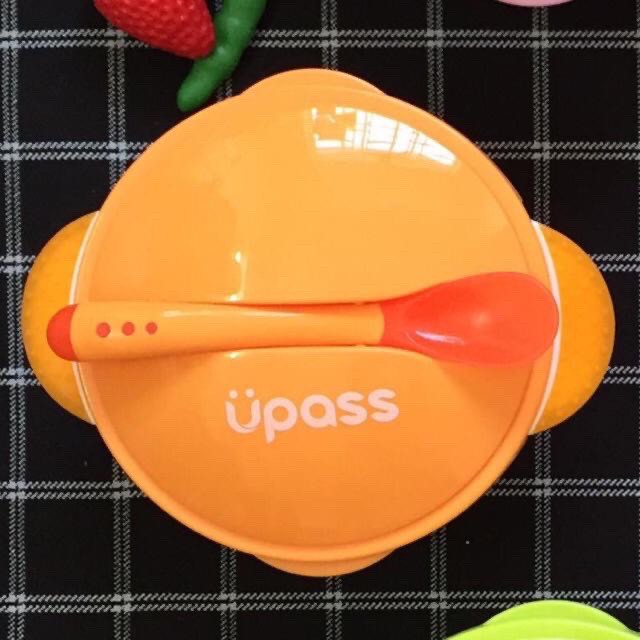 Bát chống đổ Upass kèm thìa báo nóng ăn dặm cho bé