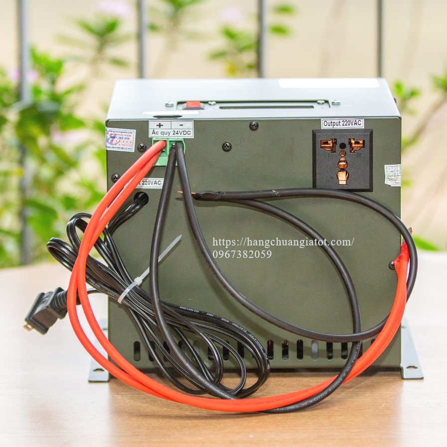 Máy kích điện bình ắc quy 24V lên 220V công suất 1.500VA/850W Hàng NHẬT Sóng Sine chuẩn kiêm sạc tự ngắt