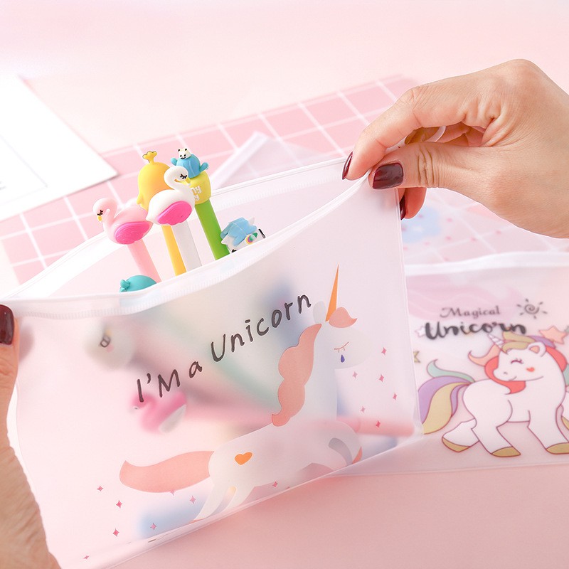 Túi đựng bút mĩ phẩm mini trong suốt hình kì lân dễ thương Taro Stationery