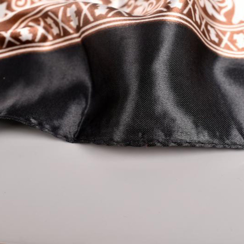 1 Khăn Choàng Cổ Vải Satin Hai Màu In Hình Lisa Cỡ 90x90cm Cho Nữ