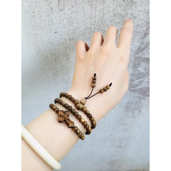 Chuỗi hạt trầm tốc mix thánh giá cho khách Công Giáo
