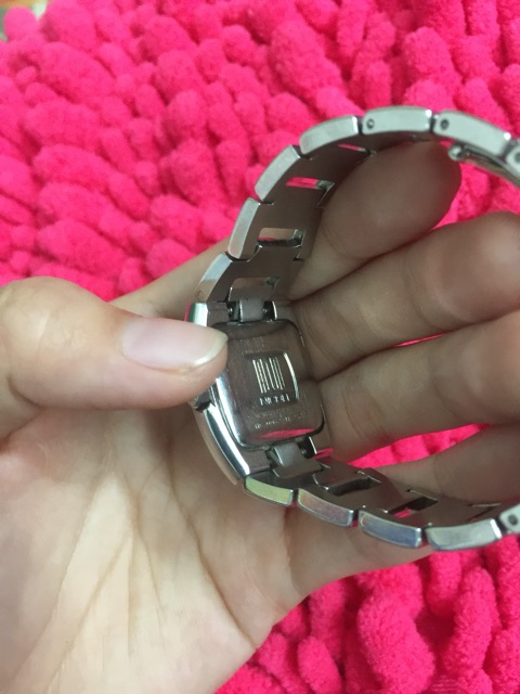 Đồng hồ nữ Nicole vuông bầu hàng si