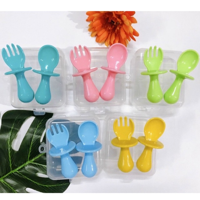 Set Thìa Dĩa Tập Ăn Có Nút Chặn An Toàn Cho Bé (có hộp đựng)