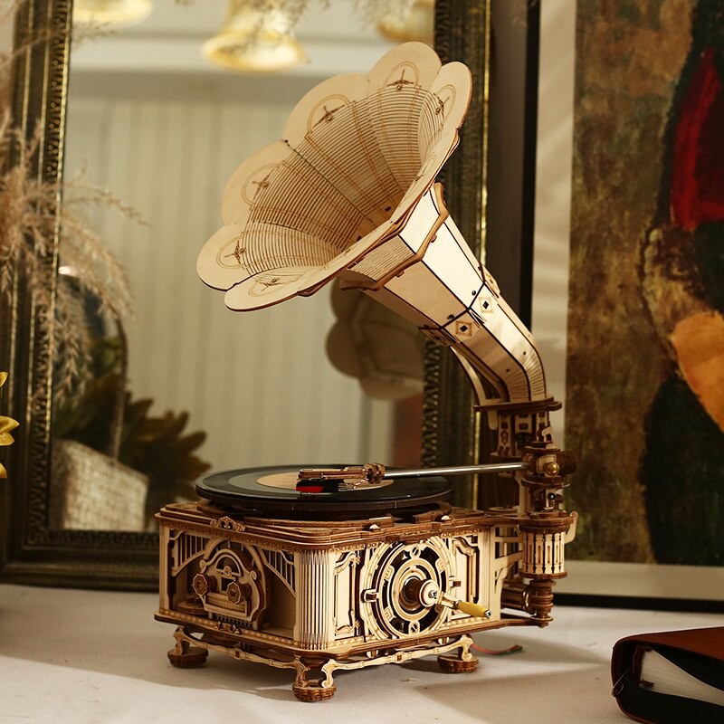 [BẢN XUẤT KHẨU TIẾNG ANH] Mô hình Cơ động học Máy nghe nhạc cổ điển Classic Gramophone Robotime LKB01