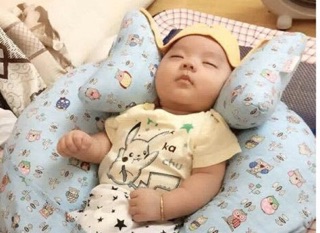 Gối tai voi đỡ cổ cho bé