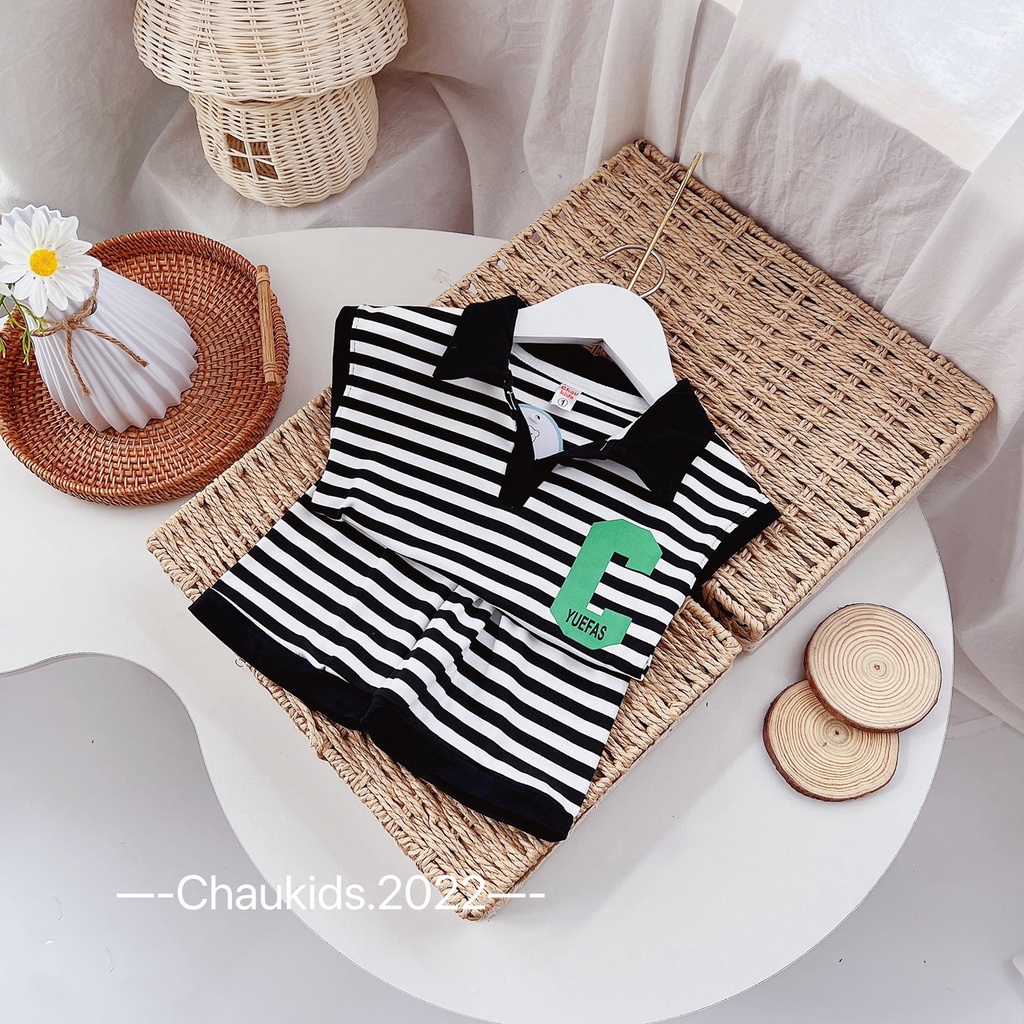 Bộ kẻ ngang chữ C xanh lá cho bé