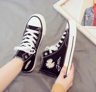 Giày cao cổ hoa cúc