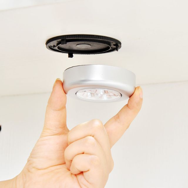 Đèn LED chạy pin di động (HH6)