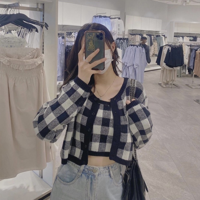 Set áo 2 dây kèm cadigan hoạ tiết kẻ caro siêu hot | BigBuy360 - bigbuy360.vn