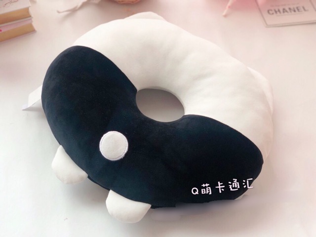 GỐI DONUT HELLO KITTY