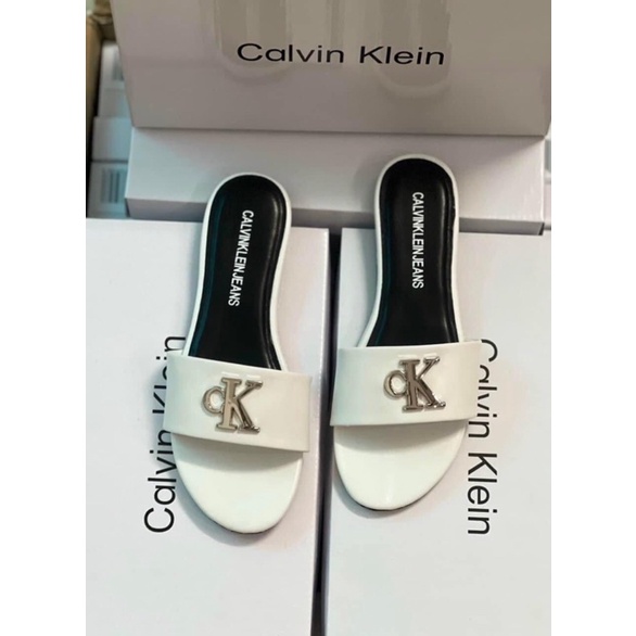 Dép CK hàng xuất xịn thời trang đi êm bền. Ba màu đẹp dễ phối. form lên chân đẹp ôm. sz 35 36 37 38.