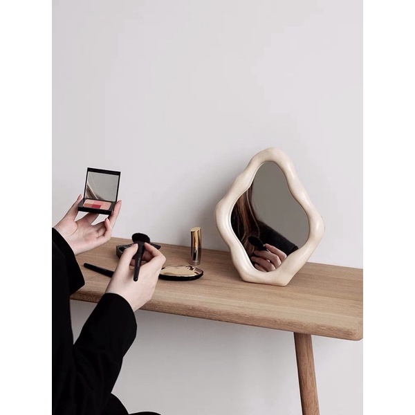 Gương để bàn Curvy Mirror phong cách Hàn Quốc