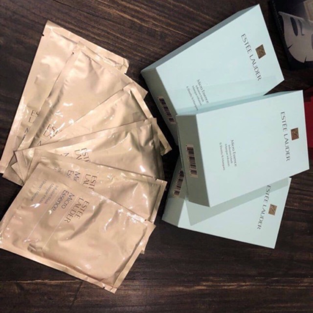 Mặt nạ Estee Lauder Micro Esence chứa tinh chất phục hồi