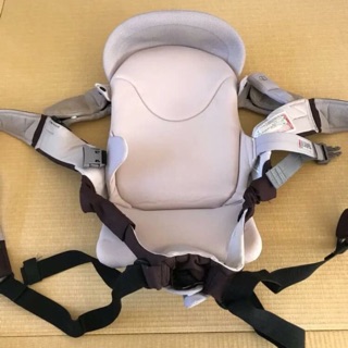 Địu Combi dành cho bé