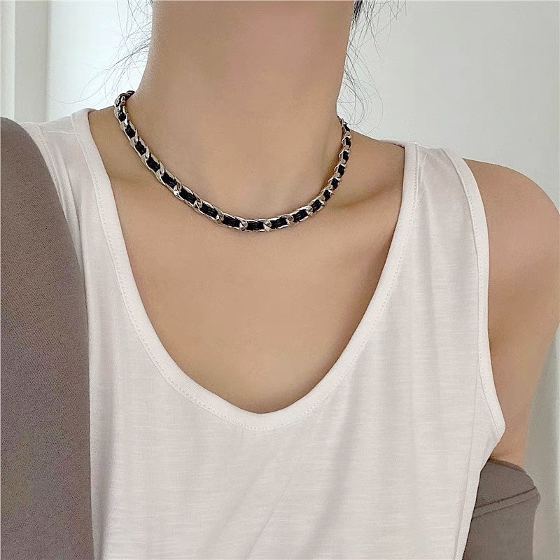 Vòng Cổ Choker Da Phối Dây Xích Kim Loại Màu Bạc Thời Trang Tối Giản Cá Tính