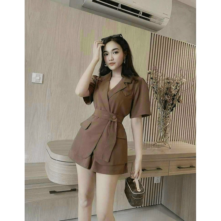 Sét Bộ 2 Món Cổ Vest Chùm Mông Có Dây Cài Eo Kết Hợp Quần Đùi Đẹp Chất Tuyết Mưa Mềm Co Giãn Tốt Mặc Thoải Mái [NEW UNIS