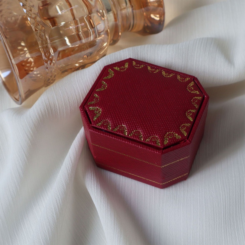 Hộp Đựng Trang Sức Có Nắp Màu Đỏ Sang Trọng