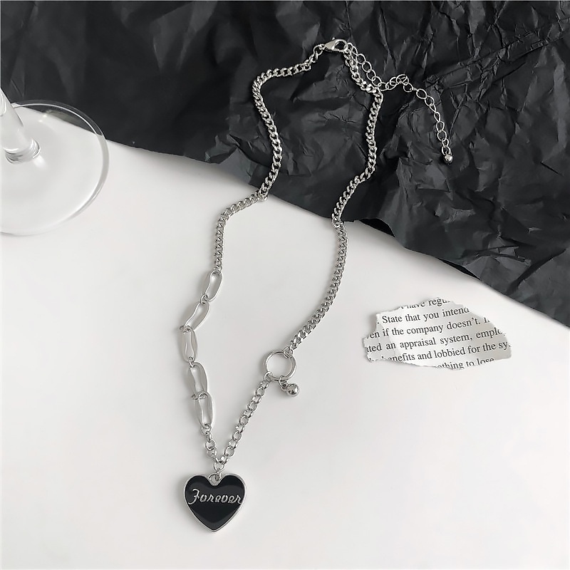 Vòng cổ Thép Titan Màu Đen Phối Mặt Dây Hình Chữ love Phong Cách hip hop Thời Trang
