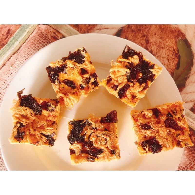 Bánh bông tuyết trứng muối chà bông