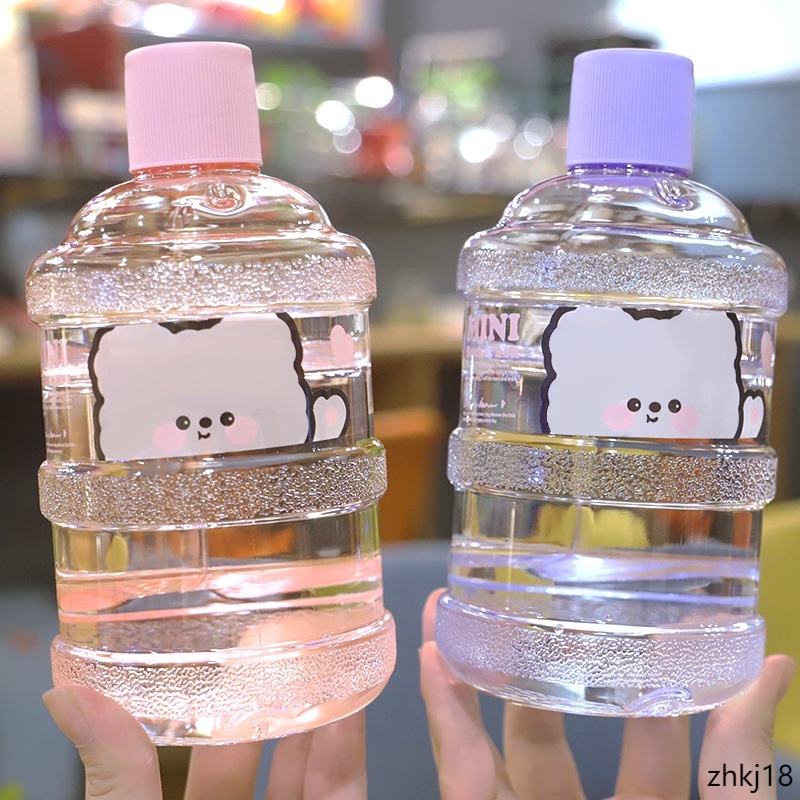 Bình Đựng Nước Mini 630ML Bằng Nhựa Có Quai Cầm Thời Trang